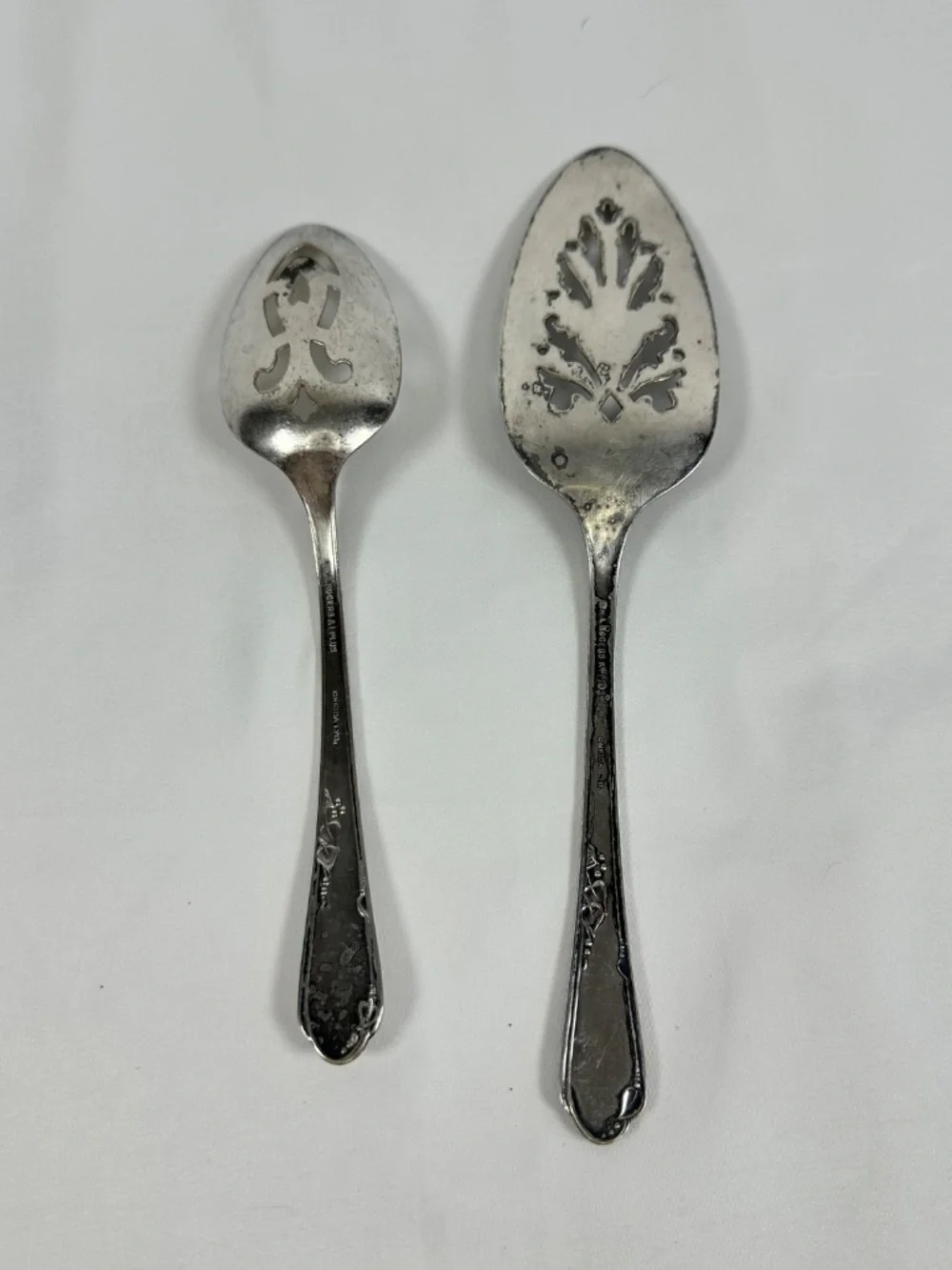 Wm. A Rogers A1 Plus Oneida LTD, Meadowbrook, Cake/Pie Server and Slotted Spoon